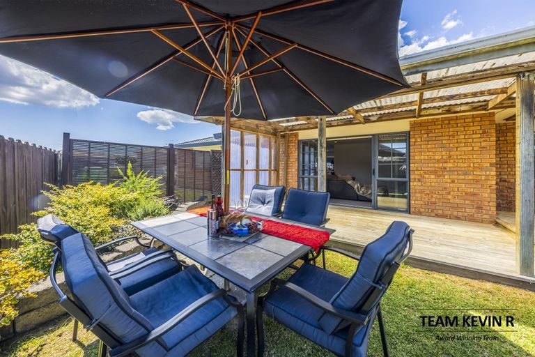 Photo of property in 10 Royalpark Place, Favona, Auckland, 2024