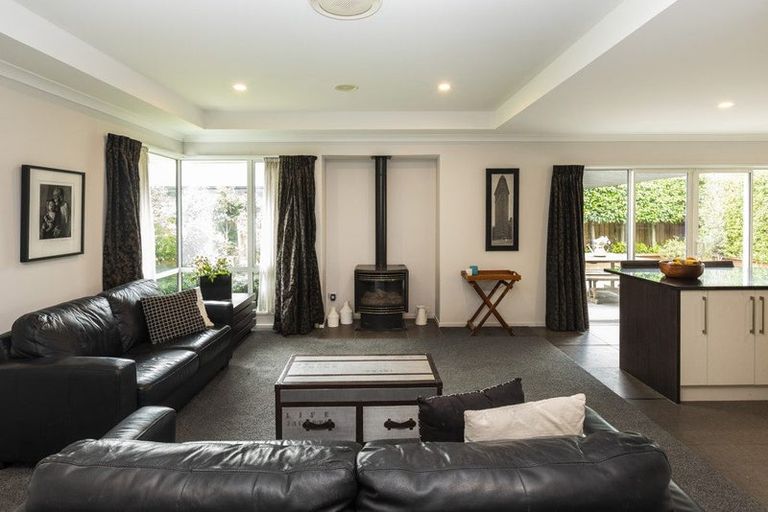Photo of property in 12 Westpark Drive, Burnside, Christchurch, 8053