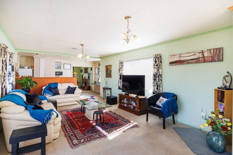 Photo of property in 28 Benmore Avenue, Cloverlea, Palmerston North, 4412