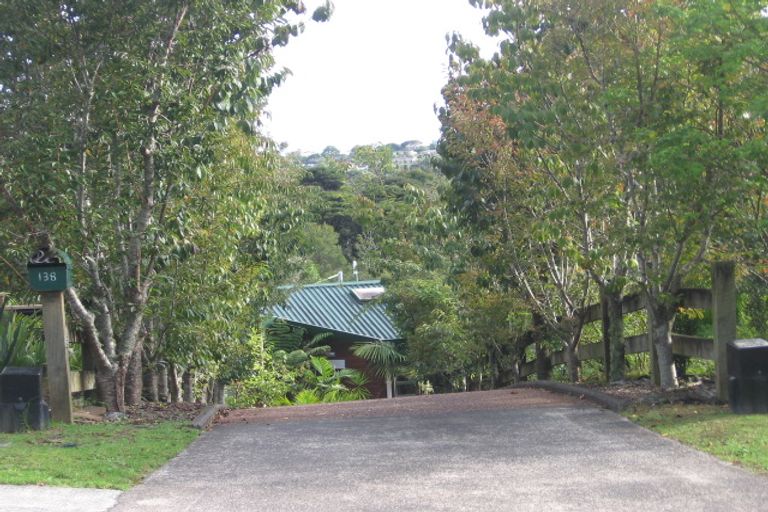 Photo of property in 138-140 Onetaunga Road, Chatswood, Auckland, 0626