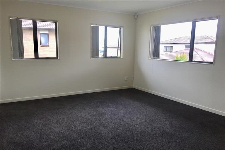 Photo of property in 9 Kokako Rise, Papakura, 2110