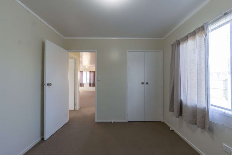 Photo of property in 12 Douglas Crescent, Fairfield, Hamilton, 3214