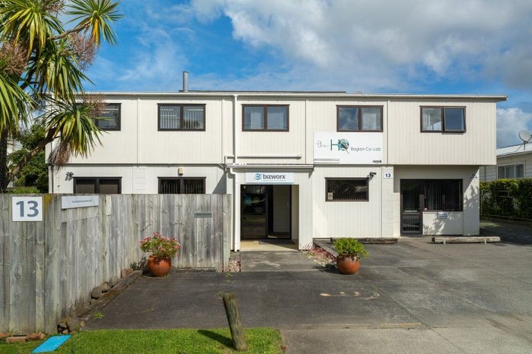 Photo of property in 13 Wallis Street, Raglan, 3225
