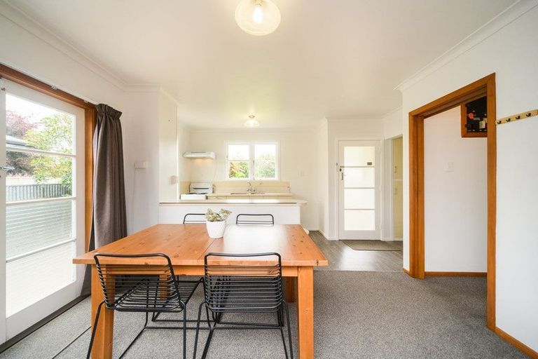 Photo of property in 32 Parkland Crescent, Terrace End, Palmerston North, 4410