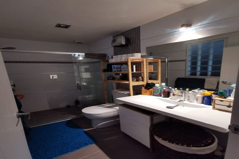 Photo of property in 17 Mansion Court, West Harbour, Auckland, 0618