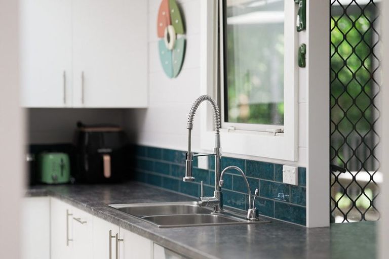 Photo of property in 15 Tiromoana Road, Raumati South, Paraparaumu, 5032