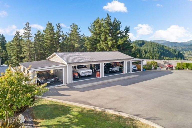 Photo of property in 11 Rural View Way, Maymorn, Upper Hutt, 5018