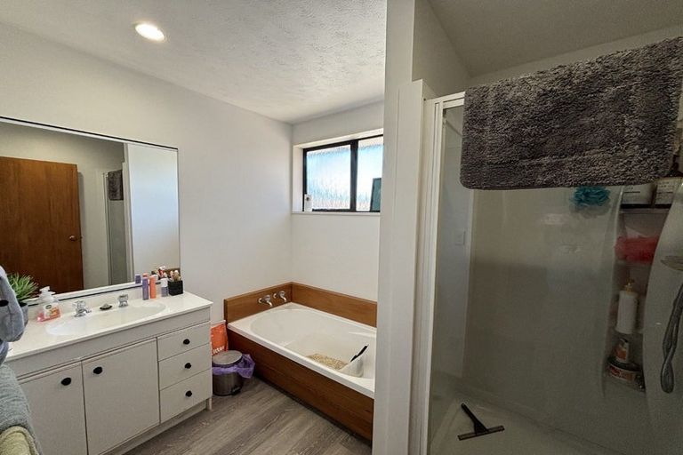 Photo of property in 2/21b Northcote Road, Northcote, Christchurch, 8052