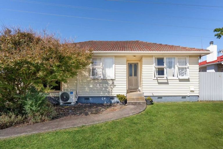 Photo of property in 6 Mangos Place, Pakuranga, Auckland, 2010