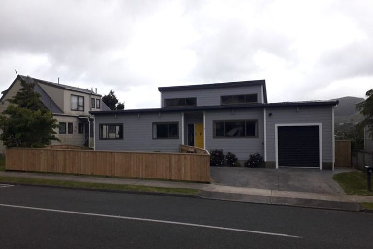 Photo of property in 81 Fyvie Avenue, Tawa, Wellington, 5028