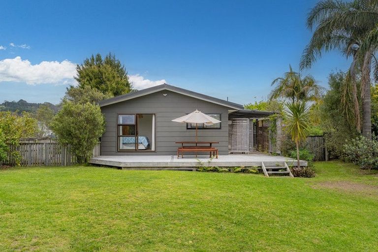 Photo of property in 29 Oyster Drive, Cooks Beach, Whitianga, 3591