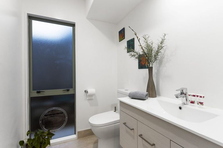 Photo of property in 19i Claremont Way, East Tamaki Heights, Auckland, 2016