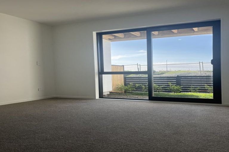 Photo of property in 9 Mataitai Road, Hobsonville, Auckland, 0618