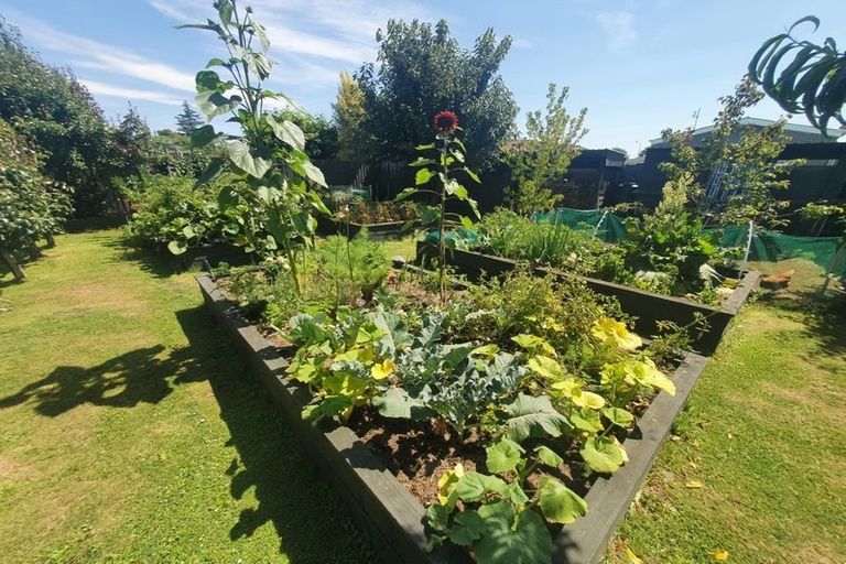 Photo of property in 102c Isleworth Road, Bishopdale, Christchurch, 8053