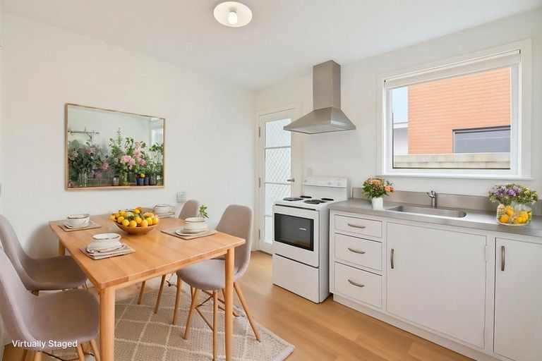 Photo of property in 2/98 Mathesons Road, Phillipstown, Christchurch, 8011