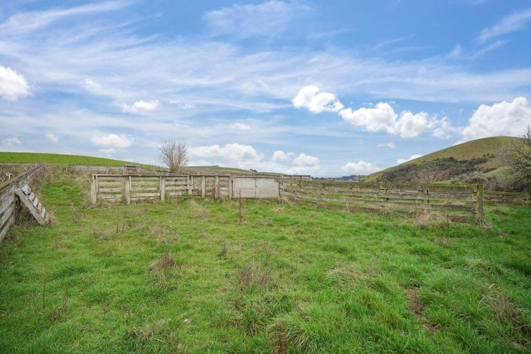 Photo of property in 40 Whyte Road, Happy Valley, Tuatapere, 9691