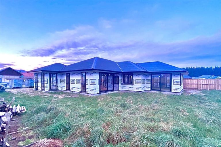 Photo of property in 52 Hilton Drive, Amberley, 7410