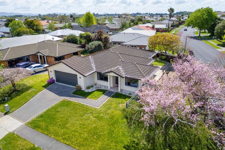 Photo of property in 2 Lavenham Place, Rototuna North, Hamilton, 3210