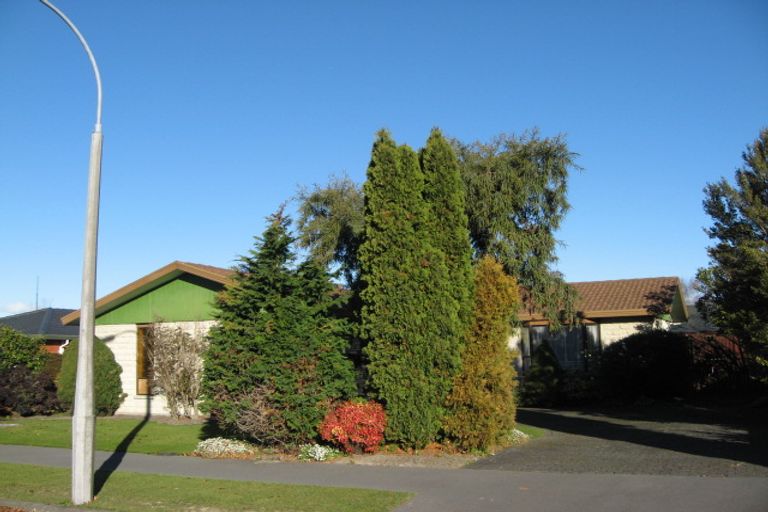 Photo of property in 71 Sarabande Avenue, Redwood, Christchurch, 8051