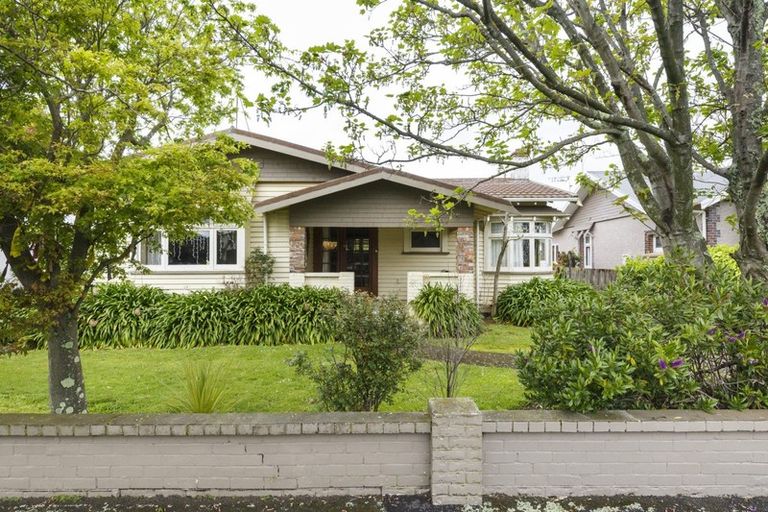 Photo of property in 32 Saint Johns Avenue, Palmerston North, 4414