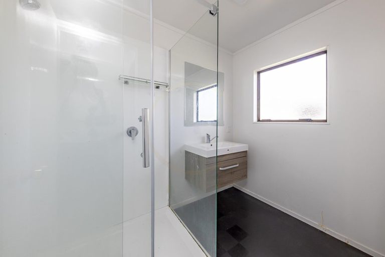 Photo of property in 3 Christmas Road, Manurewa, Auckland, 2102