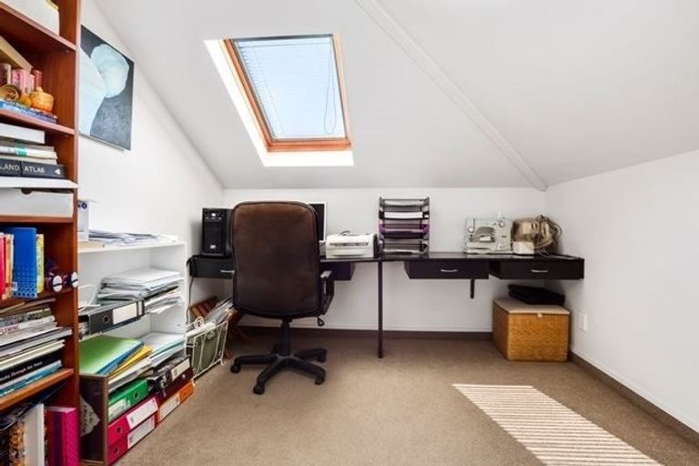 Photo of property in 9 Dornoch Place, Papakowhai, Porirua, 5024