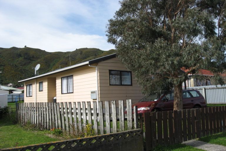 Photo of property in 30 Wise Street, Wainuiomata, Lower Hutt, 5014