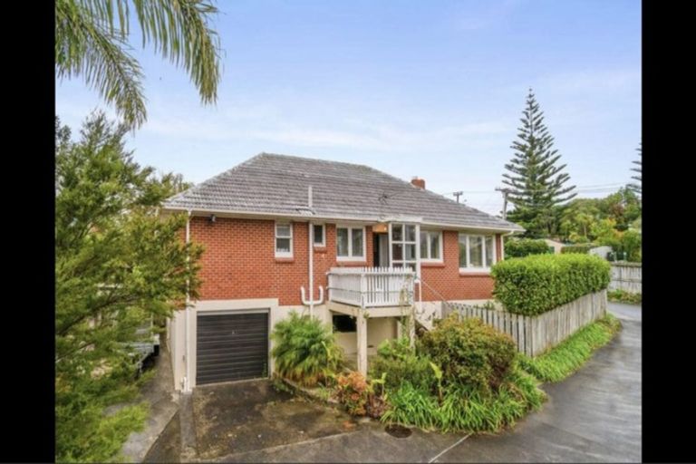 Photo of property in 94 Colwill Road, Massey, Auckland, 0614