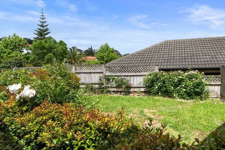 Photo of property in 39 Bluebird Crescent, Unsworth Heights, Auckland, 0632