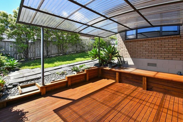 Photo of property in 54 Packspur Drive, Flat Bush, Auckland, 2016