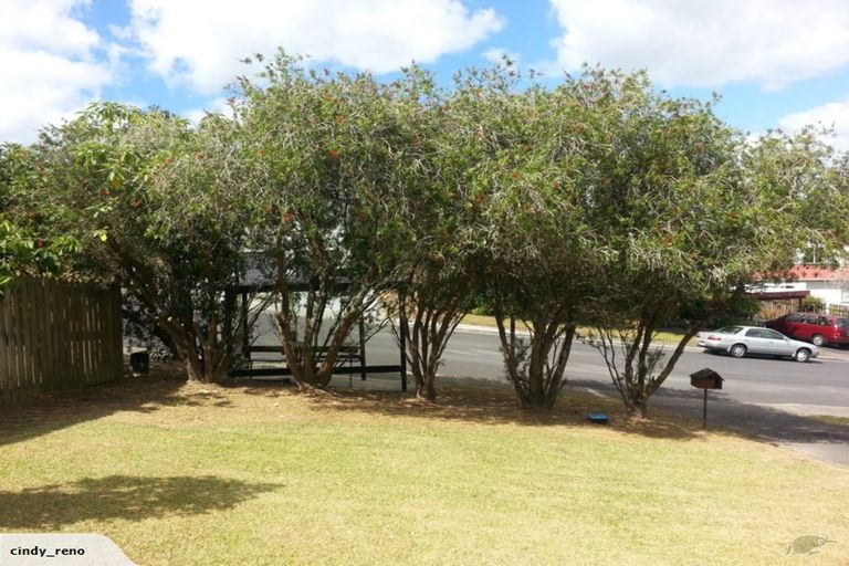 Photo of property in 8 Athena Drive, Totara Vale, Auckland, 0629