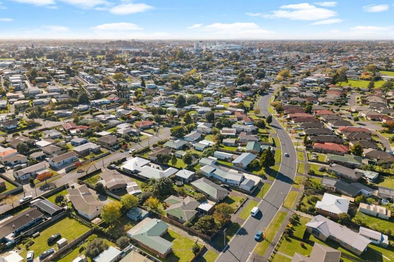 Photo of property in 102 Mount View Road, Melville, Hamilton, 3206