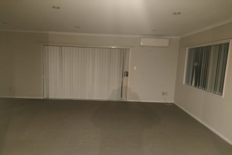 Photo of property in 1 Tavua Lane, Ranui, Auckland, 0612
