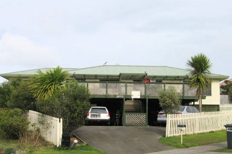 Photo of property in 11 Cabeleigh Drive, Helensville, 0800