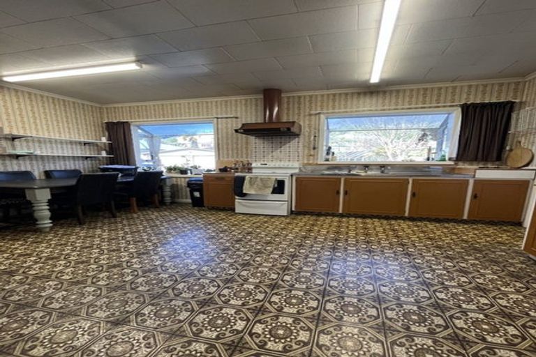 Photo of property in 107 Tipahi Street, Nelson South, Nelson, 7010