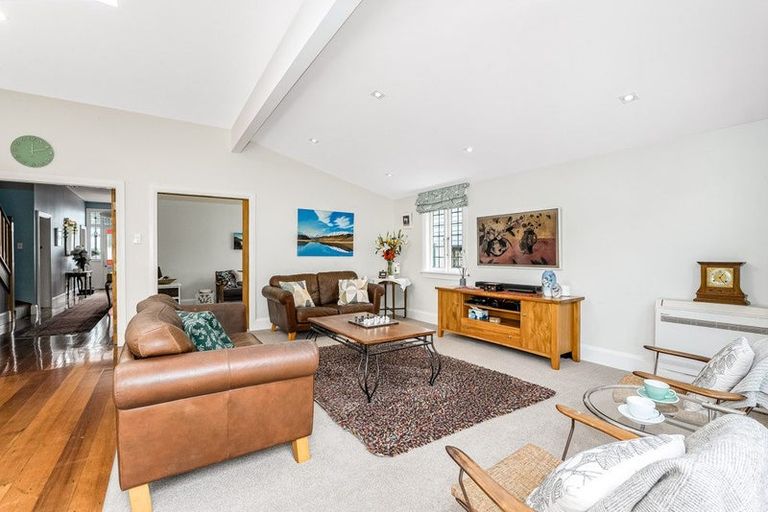Photo of property in 61 Oroua Street, Eastbourne, Lower Hutt, 5013