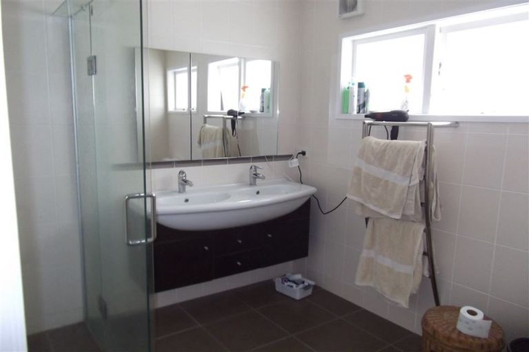 Photo of property in 2/11 Regent Street, Devonport, Auckland, 0624