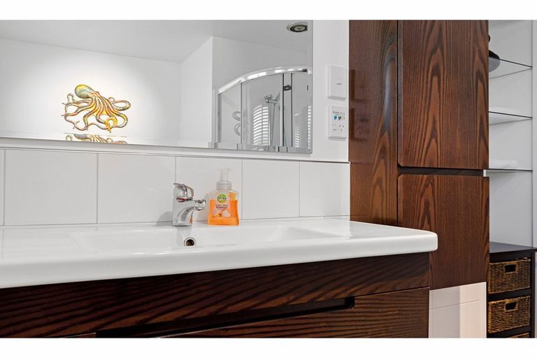 Photo of property in 18 Crosdale Place, Burnside, Christchurch, 8042