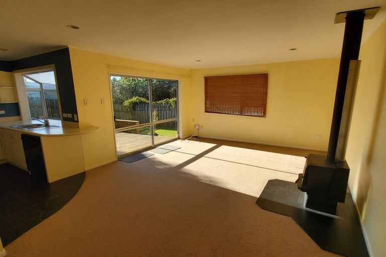 Photo of property in 31a Latitude Close, Whitby, Porirua, 5024