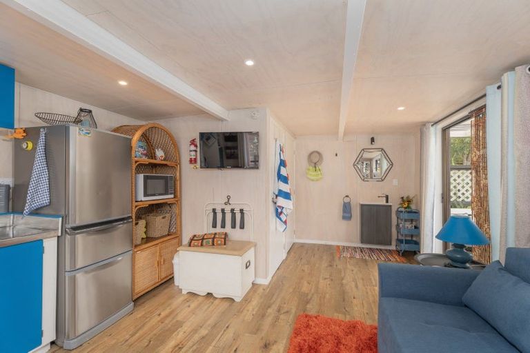 Photo of property in 56 Hahei Beach Road, Hahei, Whitianga, 3591