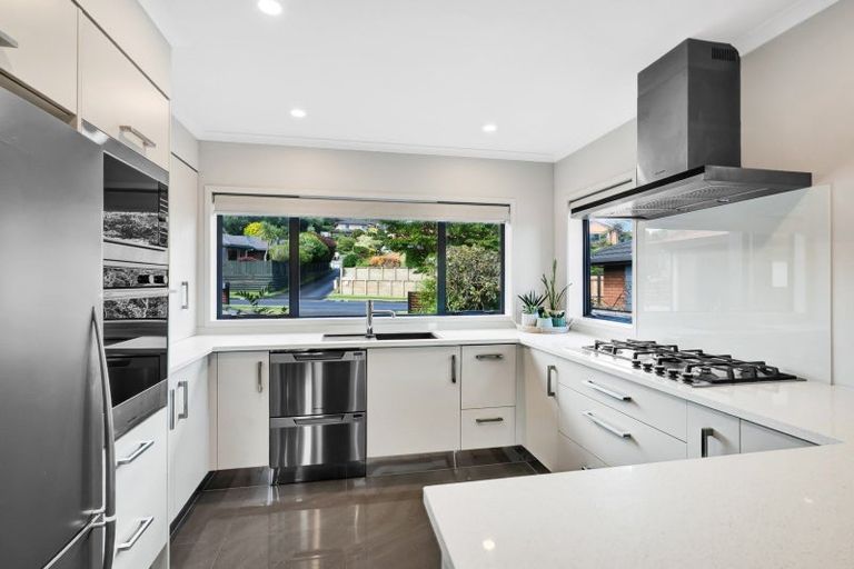 Photo of property in 19 Ashmore Drive, Frankleigh Park, New Plymouth, 4310