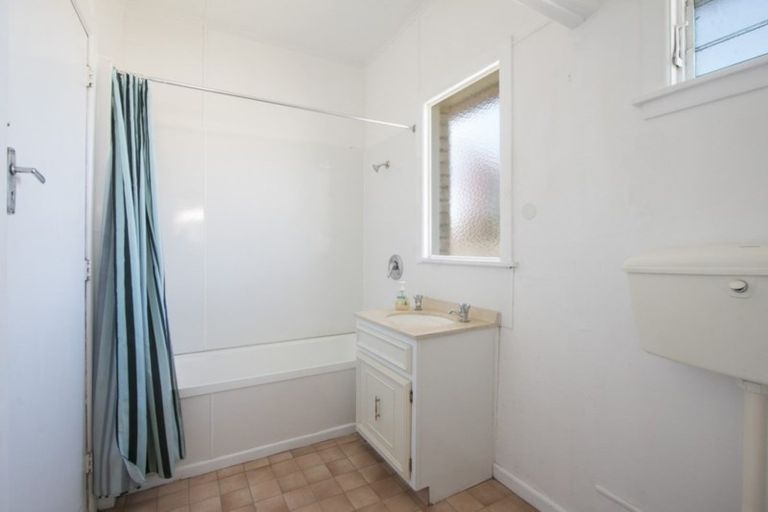 Photo of property in 25 Carisbrooke Street, Aranui, Christchurch, 8061