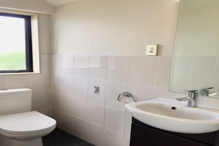 Photo of property in 18 Stottholm Road, Titirangi, Auckland, 0604