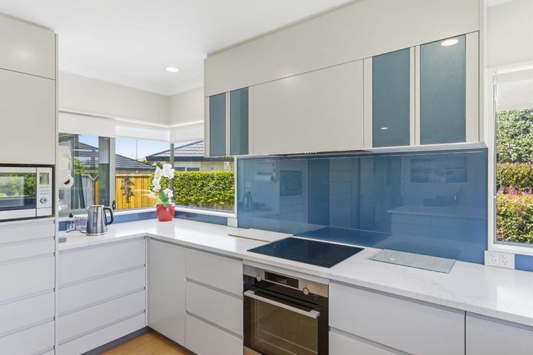 Photo of property in 100 Milne Drive, Paraparaumu, 5032