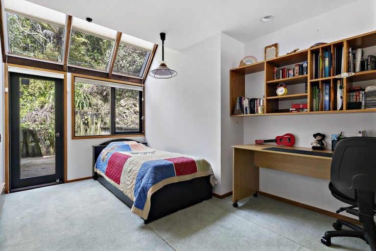 Photo of property in 18 Marama Terrace, Eastbourne, Lower Hutt, 5013