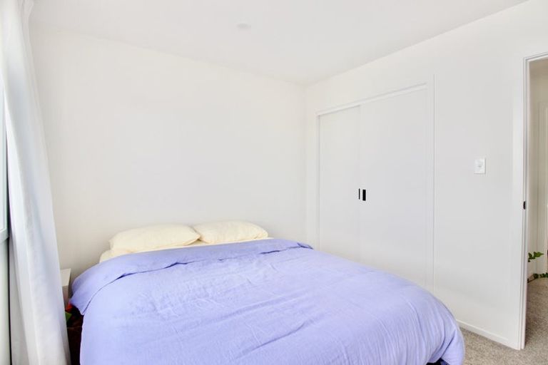 Photo of property in 2a Mcquoid Place, Glenfield, Auckland, 0629