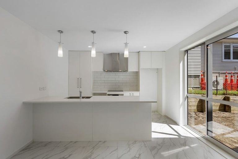 Photo of property in 47b Lynwood Road, New Lynn, Auckland, 0600