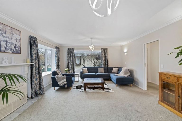 Photo of property in 2/2 Valley Road, Cashmere, Christchurch, 8022