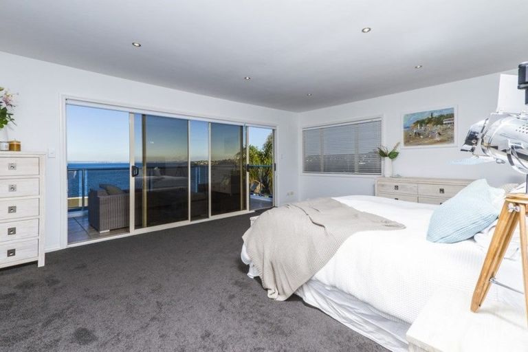 Photo of property in 1/25 Churchill Road, Murrays Bay, Auckland, 0630