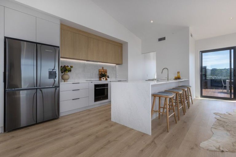 Photo of property in 6 Okupe Grove, Aotea, Porirua, 5024